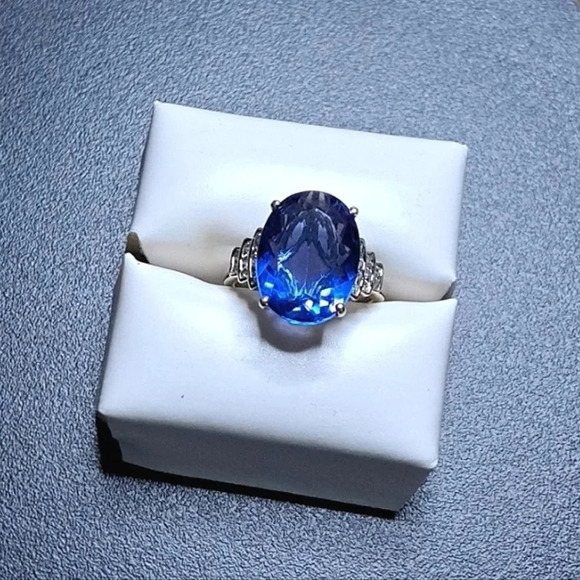 Color Change Fluorite & White Zircon Ring. - Picture 9 of 10
